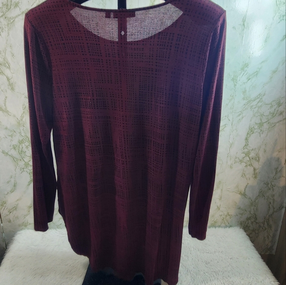 APT. 9 Burgundy/Black Design Long Sleeve Top - Picture 7 of 10